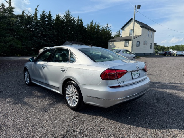 2016 Volkswagen Passat 1.8T SE