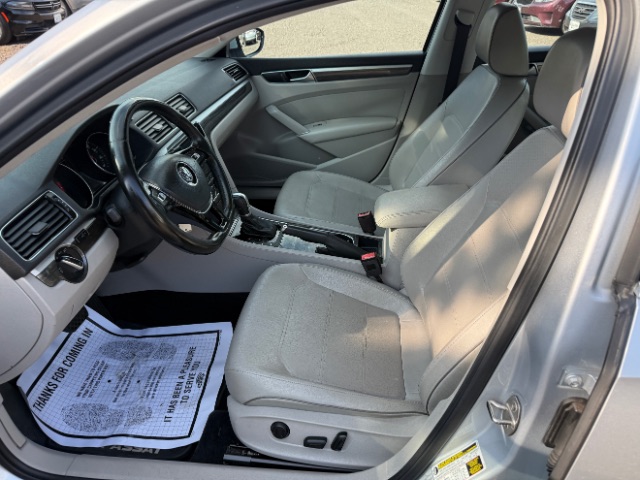 2016 Volkswagen Passat 1.8T SE