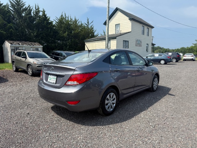 2016 Hyundai Accent SE 4-Door 6A