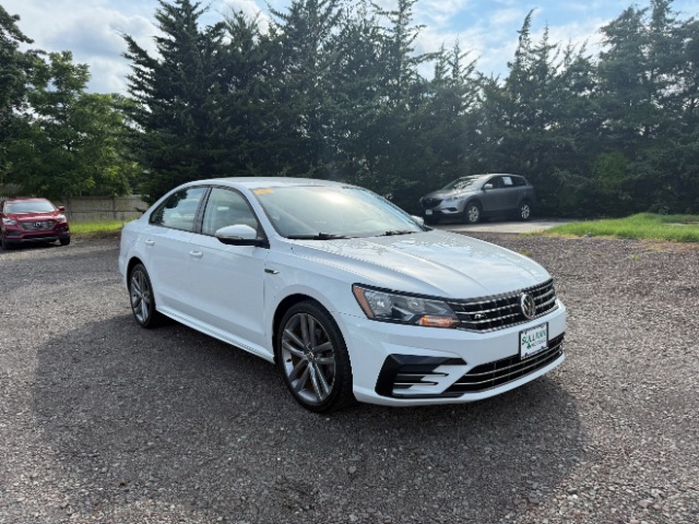 2018 Volkswagen Passat 2.0T S | 2.0T R-Line