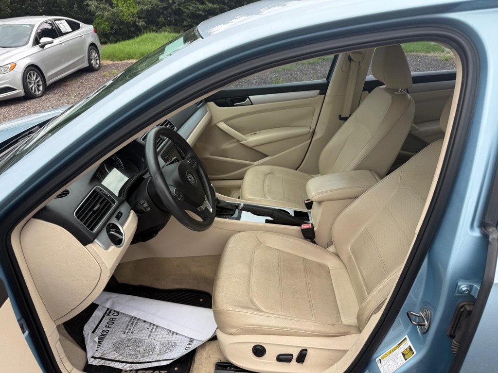 2013 Volkswagen Passat SE
