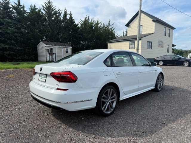 2018 Volkswagen Passat 2.0T S | 2.0T R-Line