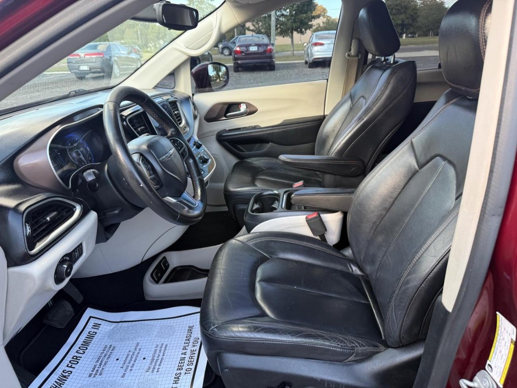 2017 Chrysler Pacifica Touring-L