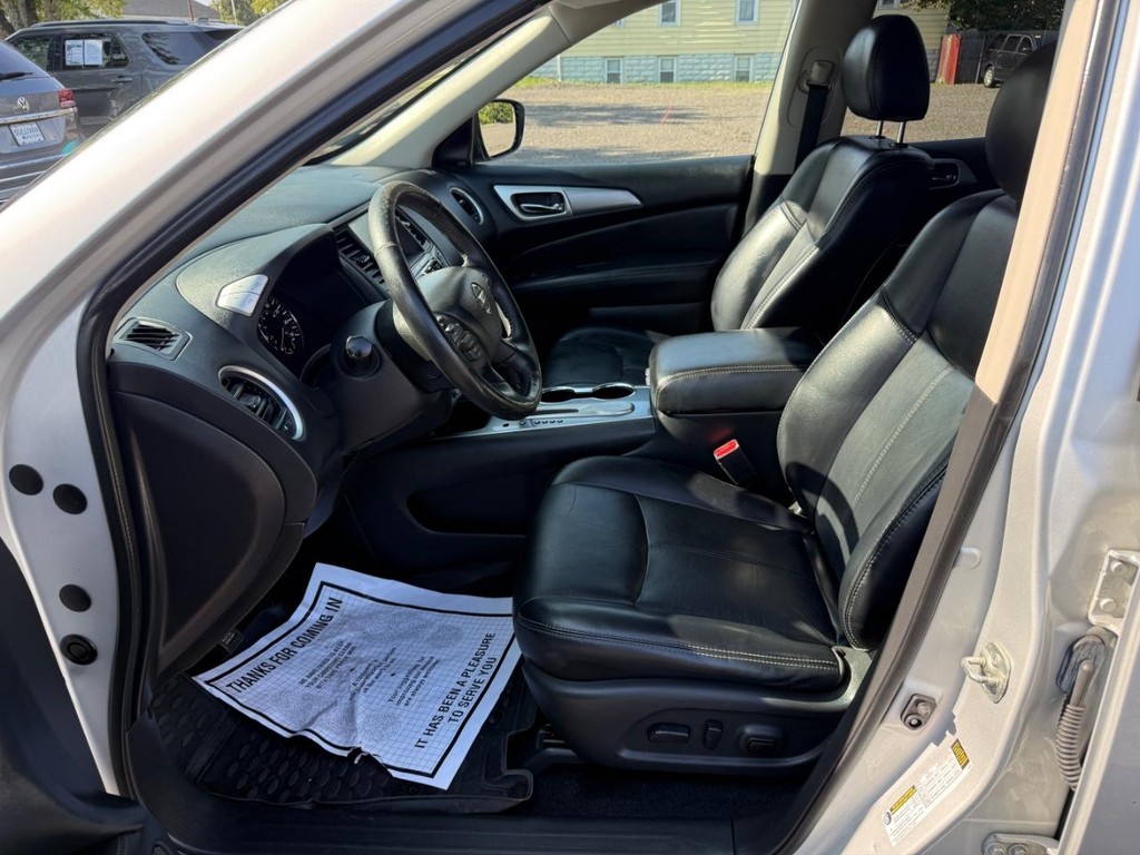 2019 Nissan Pathfinder SL