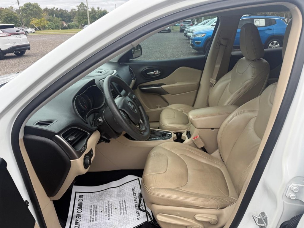 2019 Jeep Cherokee 2WD Latitude