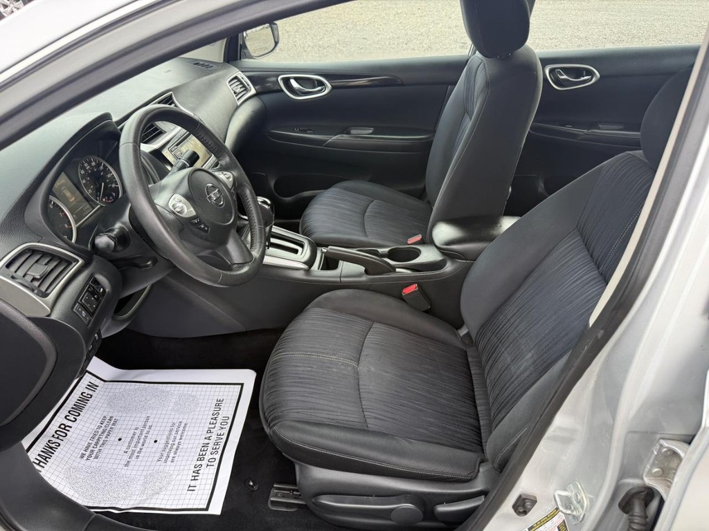 2016 Nissan Sentra SV photo 4