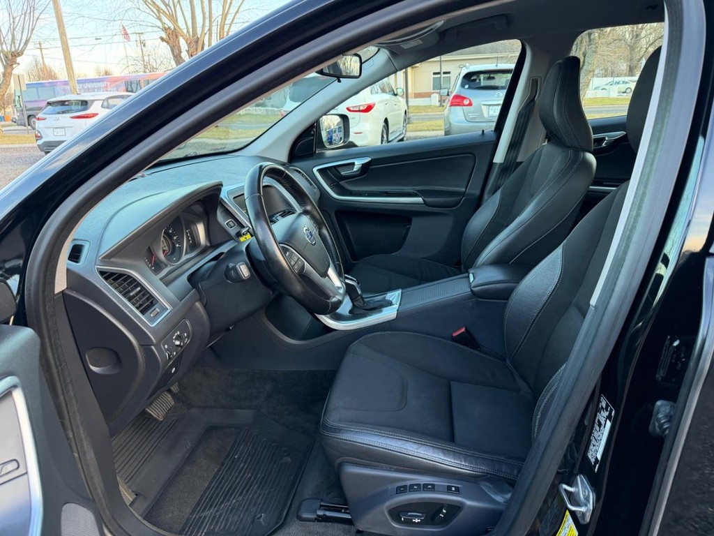 2016 Volvo XC60 T5 Drive-E