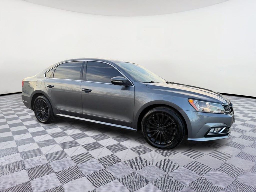 2016 Volkswagen Passat SE 6A