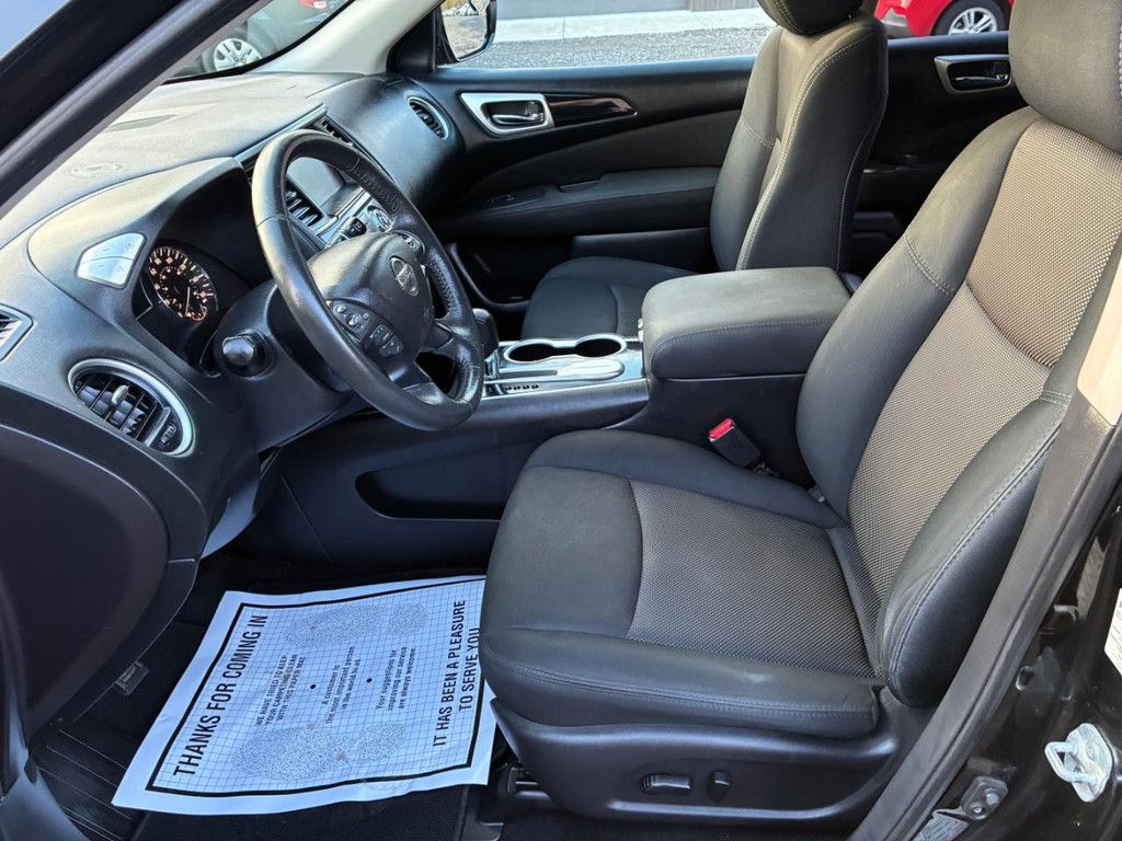 2017 Nissan Pathfinder SV