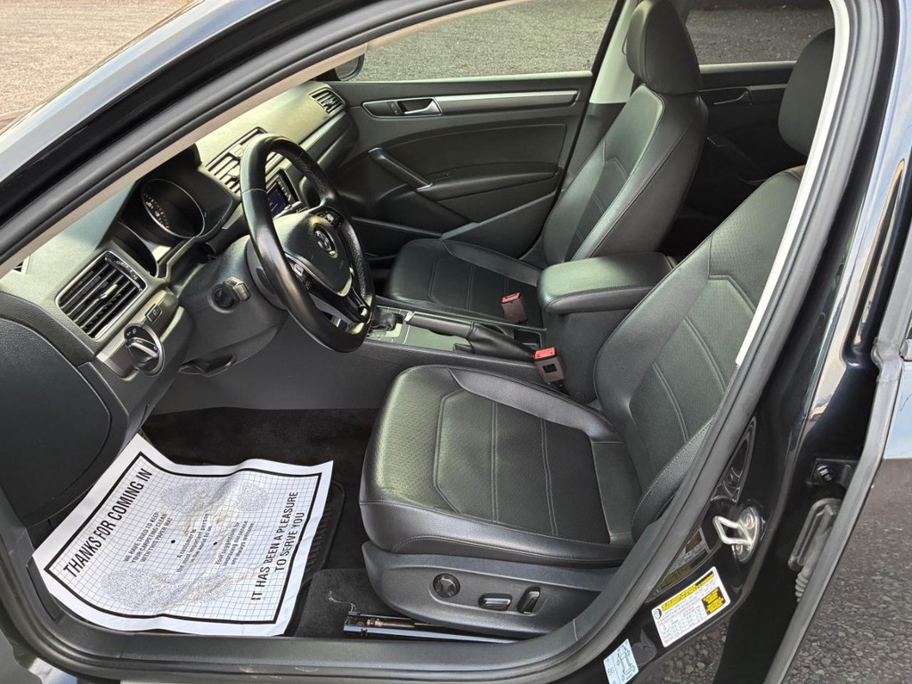 2018 Volkswagen Passat 2.0T S 2.0T R-Line