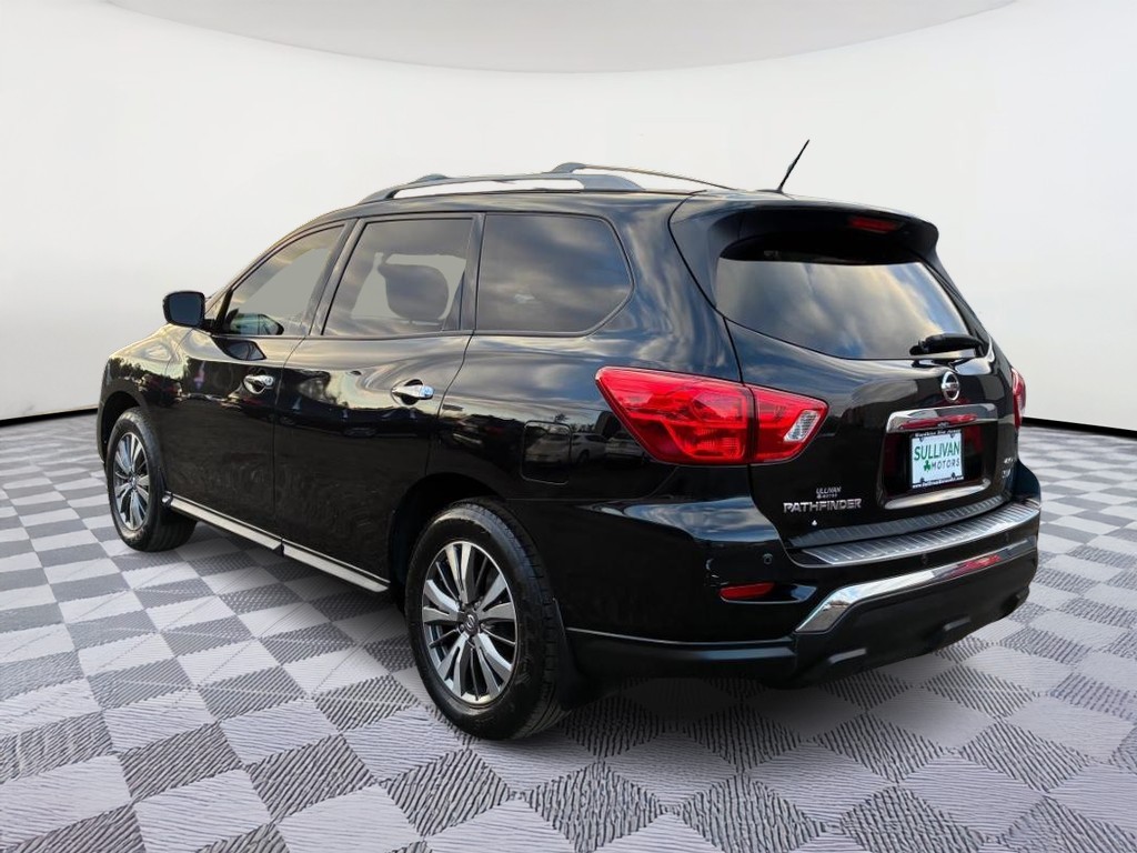 2018 Nissan Pathfinder SV