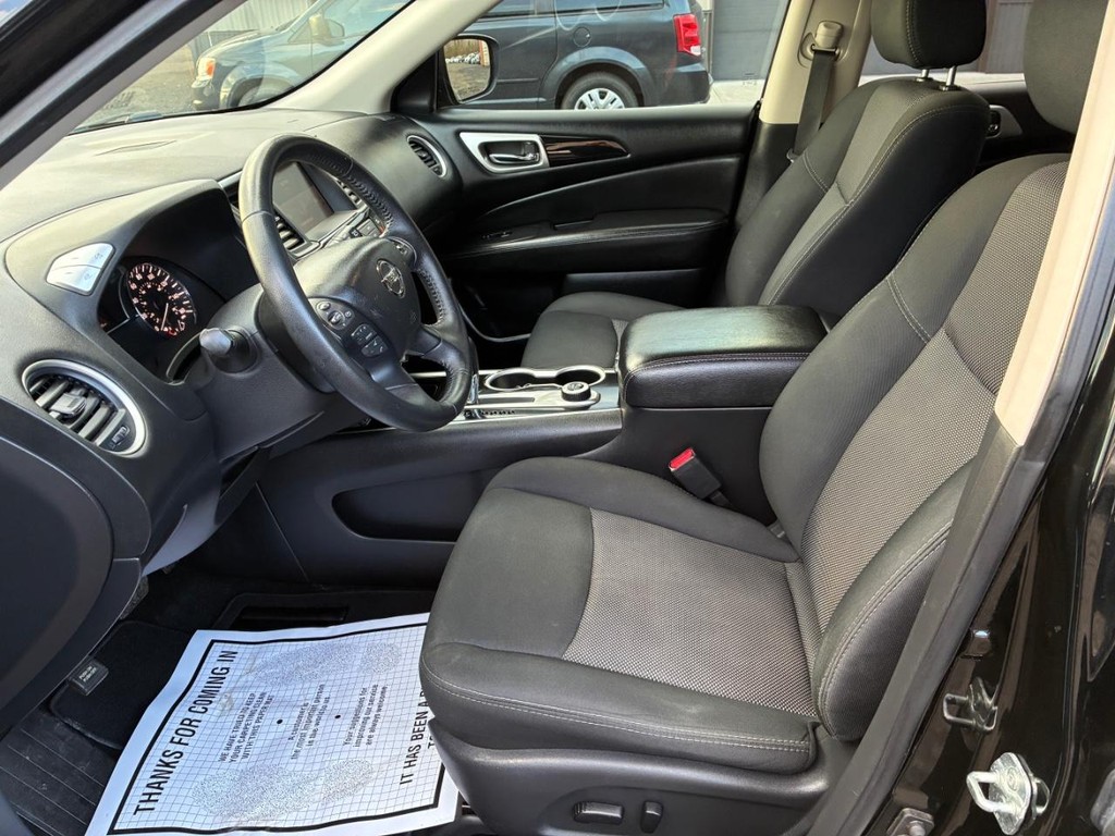 2018 Nissan Pathfinder SV