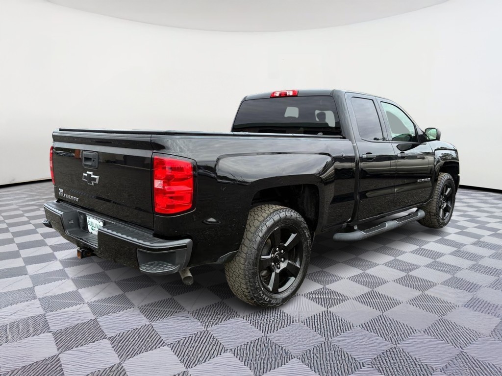 2018 Chevrolet Silverado 1500 2WD Custom Double Cab