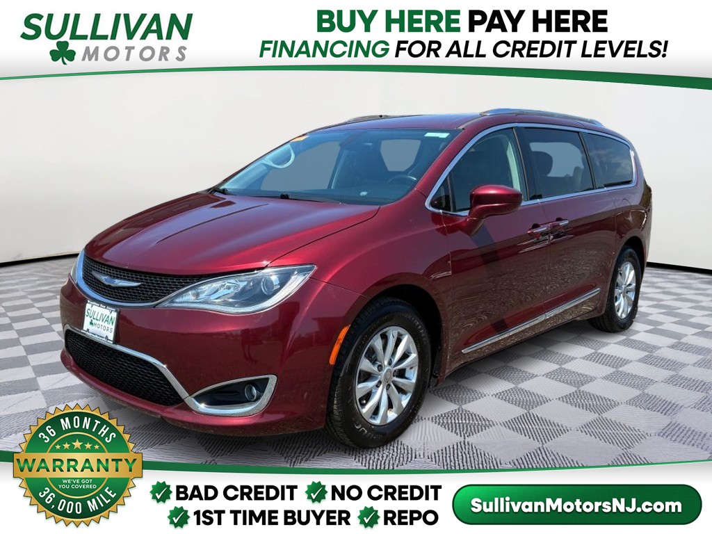 2019 Chrysler Pacifica Touring L's photo