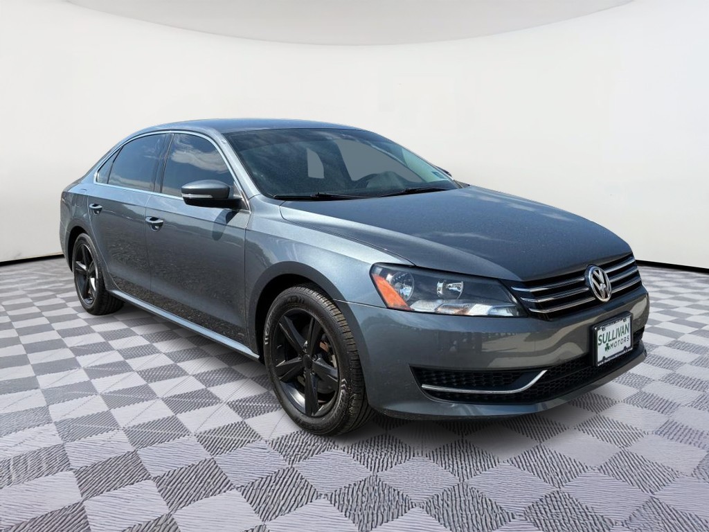 2014 Volkswagen Passat 1.8T Wolfsburg Editi