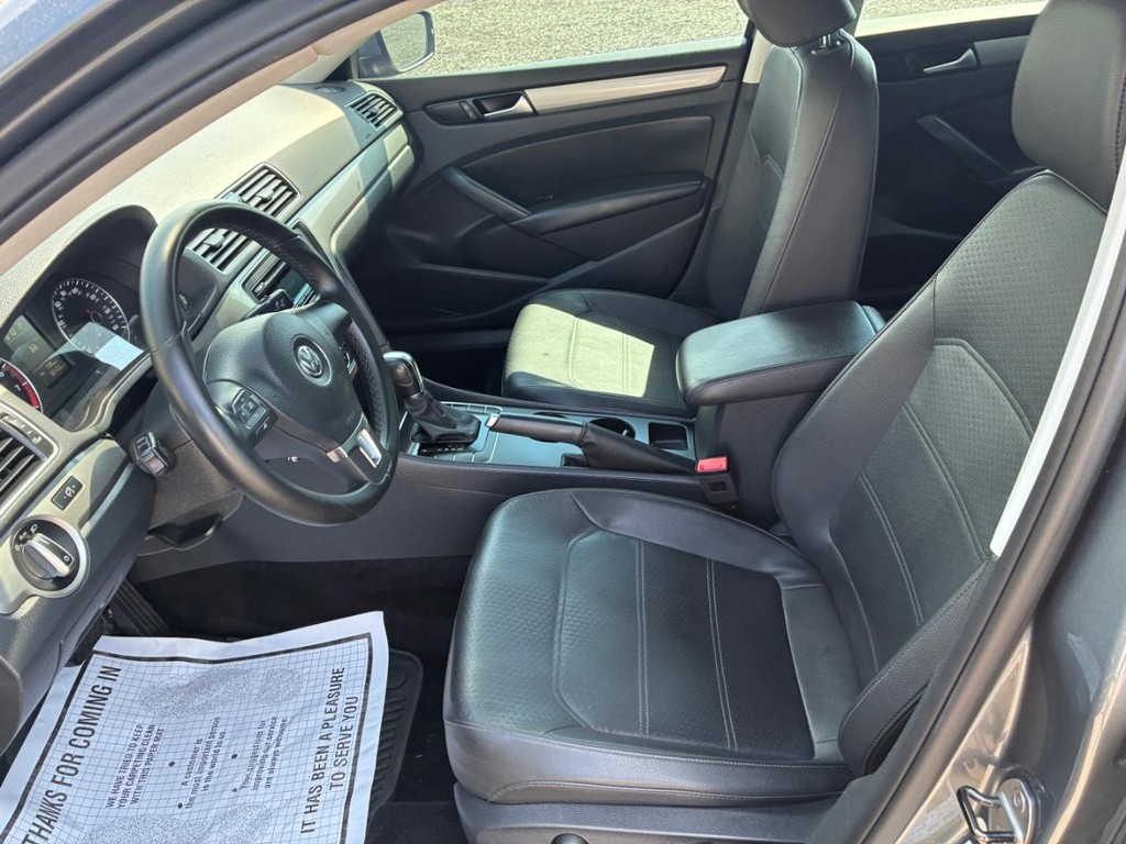 2014 Volkswagen Passat 1.8T Wolfsburg Editi