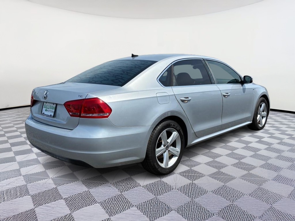 2014 Volkswagen Passat 1.8T Wolfsburg Edition