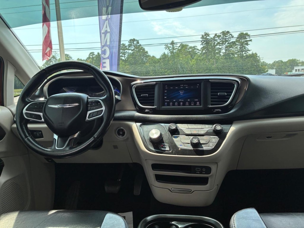 2019 Chrysler Pacifica Touring L - Photo 8