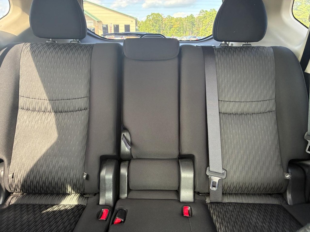 2019 Nissan Rogue S - Photo 8