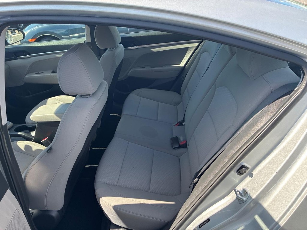 2019 Hyundai Elantra SE - Photo 6