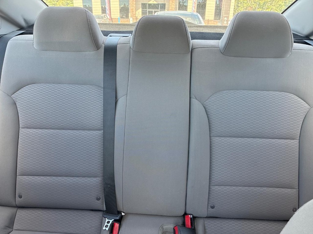 2019 Hyundai Elantra SE - Photo 8