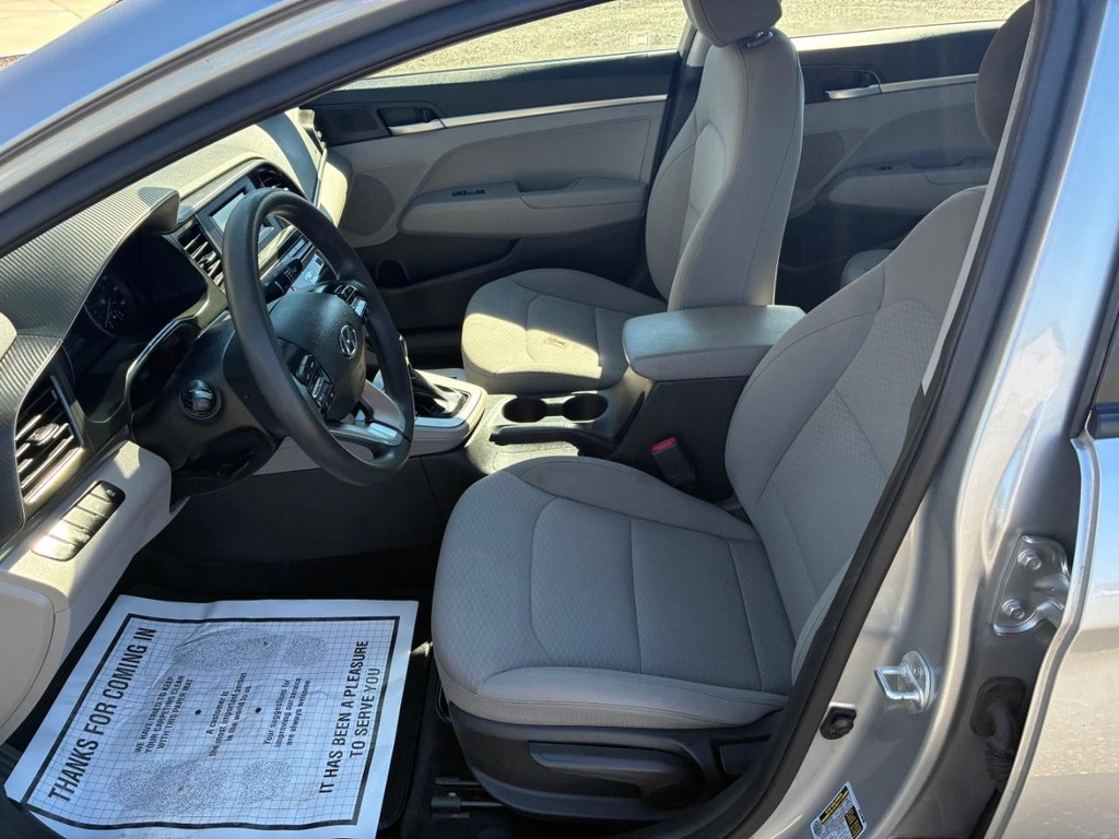 2020 Hyundai Elantra SE